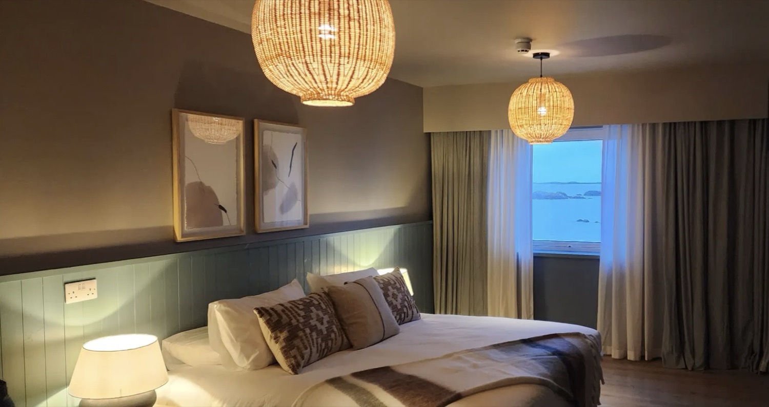 A comfortable hotel bedroom