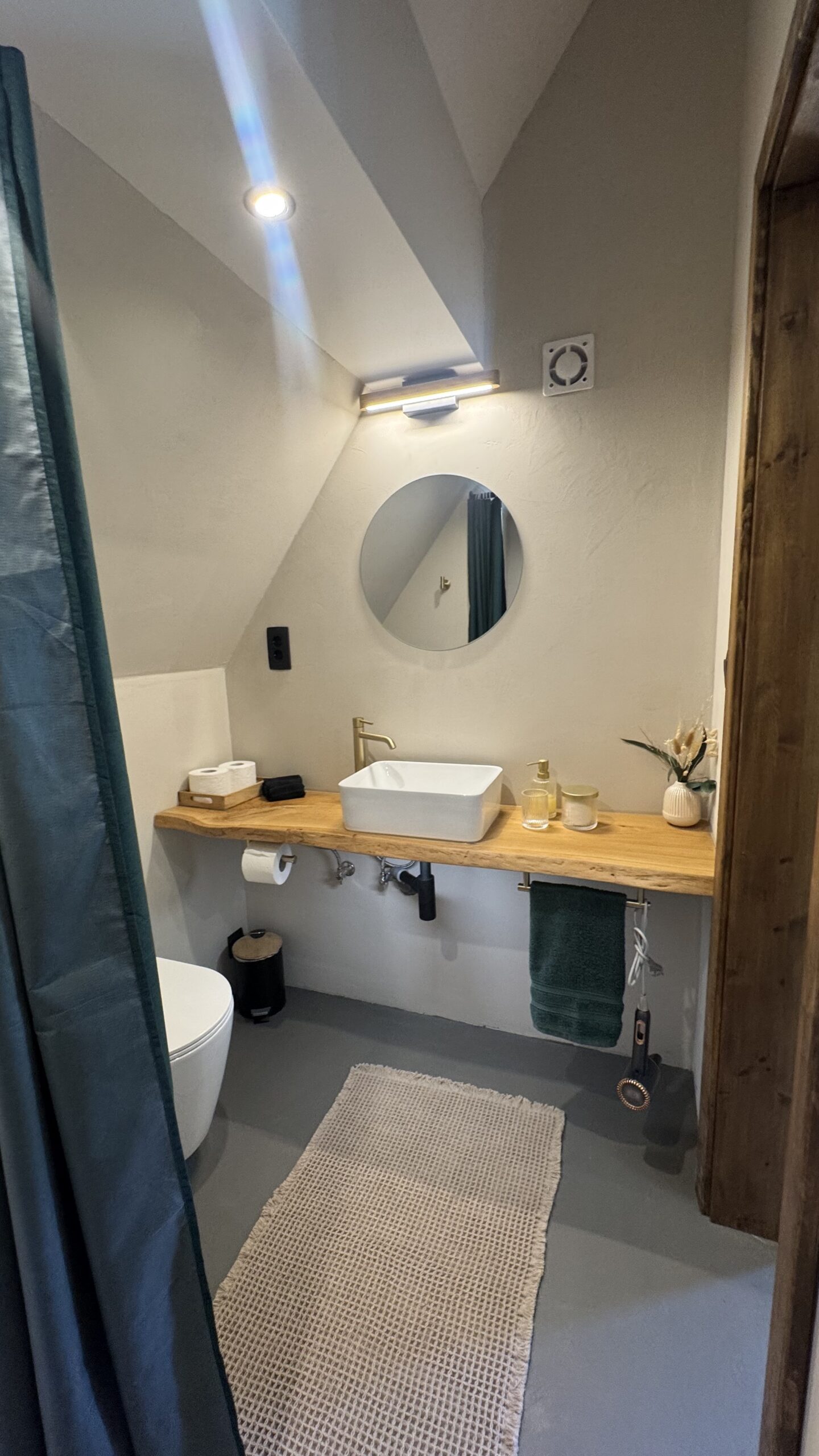 Mangart &mdash; Ensuite bathroom
